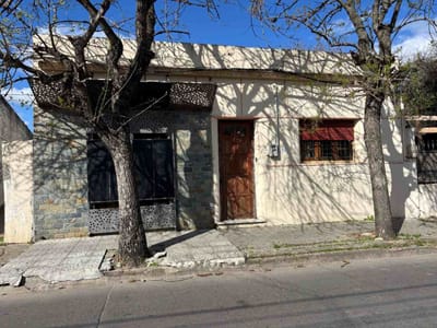 Alquiler casa 1D con depósito / local en Pando