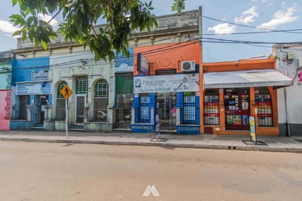 Se vende centro de Pando con vivienda y locales