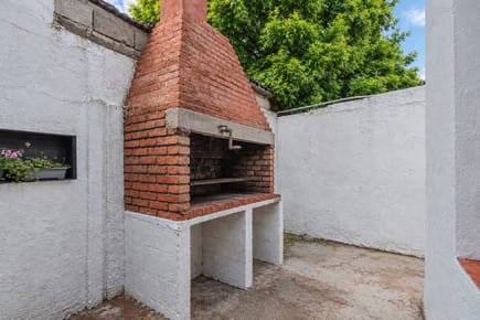 Venta Casa, 2 Dorm, patio, parrillero Jacinto Vera