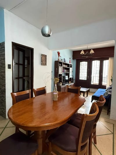 Venta Casa PH Cordón 4 Dormitorios y Garage
