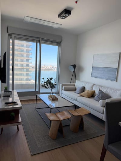 Venta un dormitorio y garaje Rambla de Montevideo