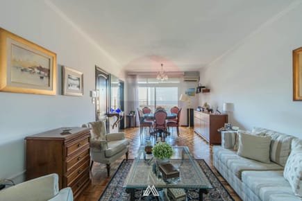 Venta apartamento, 2 dorm., terraza, Pocitos.