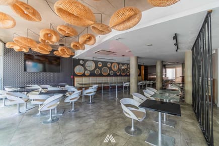 VENTA-exclusivo local comercial 160m2-PTA CARRETAS
