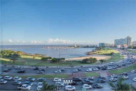 ALQUILER APARTAMENTO POCITOS 4 DORMITORIOS