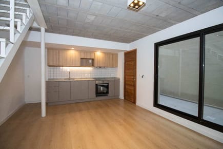 Alquiler apartamento duplex reciclado Barrio Sur