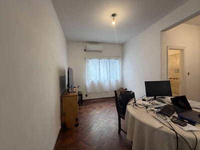 Vendo Apartamento 2 dormitorios patio Ciudad Vieja