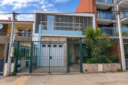 Venta Pocitos PU Casa y Apto con garaje y fondo