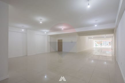 VENTA LOCAL COMERCIAL SOBRE 18 DE JULIO, CORDÓN