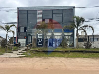 LOCAL COMERCIAL 445M2, 2 PLANTAS, GRAN TERRENO.