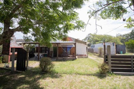 VENTA DE 2 CASAS INDEP. EN BALNEARIO ARGENTINO