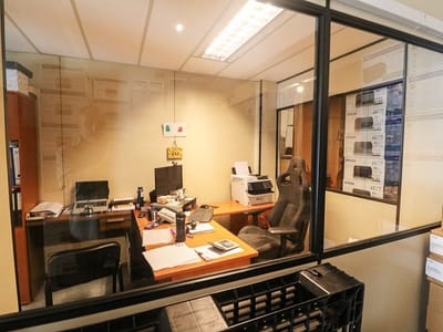 ALQUILER LOCAL/OFICINAS Y GRAN DEPÓSITO, CORDÓN
