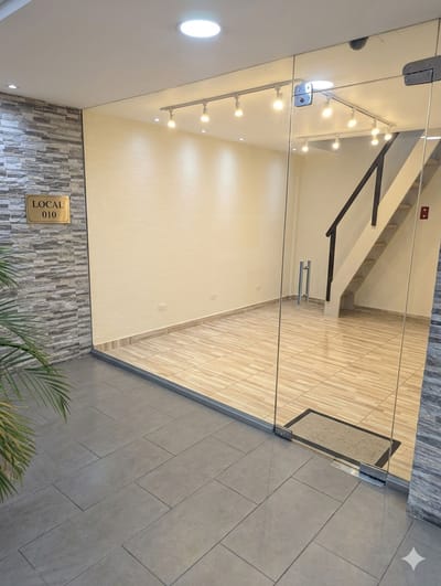 VENTA DE LOCAL COMERCIAL EN GALERIA ROMI CON RENTA