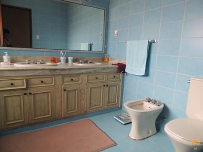 VENDO CASA SOBRE 752 METROS A MEDIA CUADRA DE LA AVENIDA PANDO
