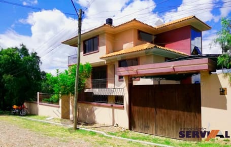 VENDO HERMOSA CASA DE 3 PLANTAS, EN URB. BELLA VISTA, K5 A SACABA