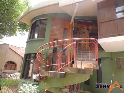 EN VENTA CASA COMO LOTE  INMEDIACIONES AV. AMÉRICA Y AV. LIBERTADOR
