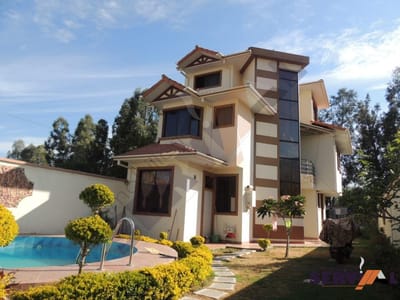HERMOSA PROPIEDAD EN VENTA ZONA CHIQUICOLLO-  FINAL AMERICA OESTE
