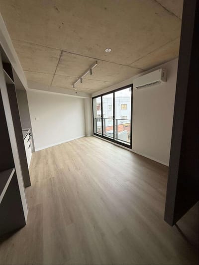 VENTA AMPLIO MONOAMBIENTE A ESTRENAR