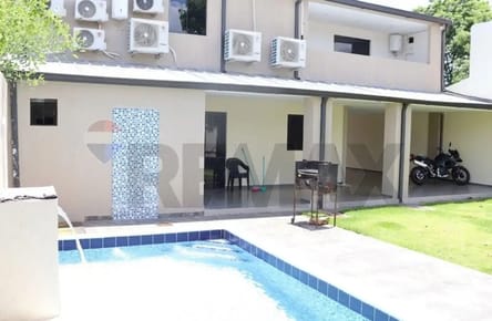 Residencia a Estrenar con Piscina en Cuarto Barrio, Luque