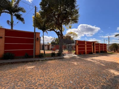 Vendo Vivienda en San Lorenzo tipo casa quinta – Barrio Reducto