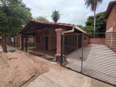 CASA + 2 DUPLEX PAREADOS EN VENTA - TERCER BARRIO DE LUQUE