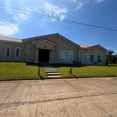 CASA DE LUJO EN VENTA – ESTILO AMERICANA 