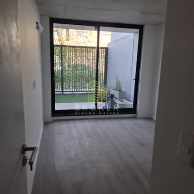 Venta Departamento 1 dormitorio Pocitos con Patio a estrenar, sin gtos. de conexion