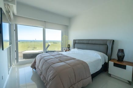 Apartamento en Venta 2 dormitorios con vista al mar Mansa Pinares AZURE TOWERS.  Punta del Este Uruguay