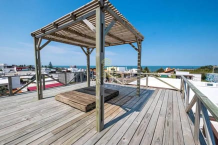 Alquiler de amplia casa en el medio de La Barra, Punta del Este