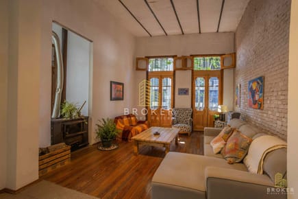Venta Casa en Centro Montevideo, 4 dormitorios y barbacoa con terraza