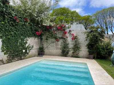 Espectacular casa reciclada con jardín y piscina