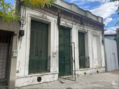 GRAN CASA EN JACINTO VERA CON MUCHO POTENCIAL PARA RECICLAR