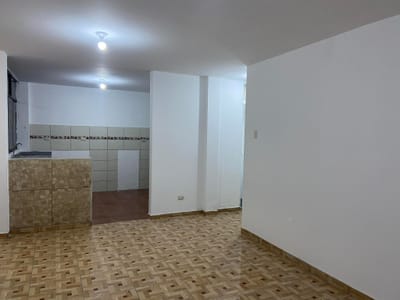 Vendo Amplio Departamento en Urb. La Alborada COMAS.