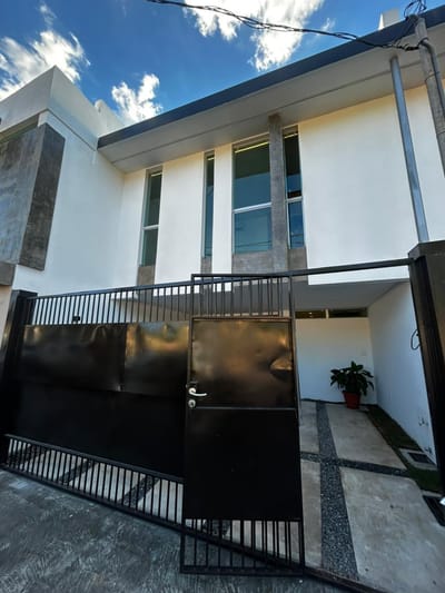 Vendo duplex a estrenar de 3 dormitorios en Fernando de la Mora zona norte