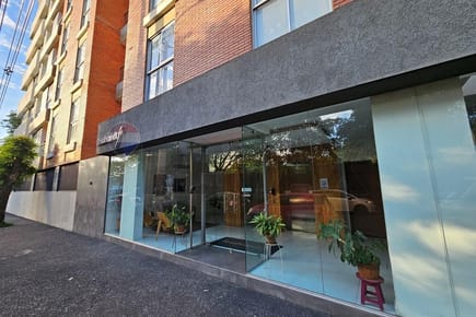 Vendo dpto de una habitacion con cochera incluida en el edificio REMBRANDT