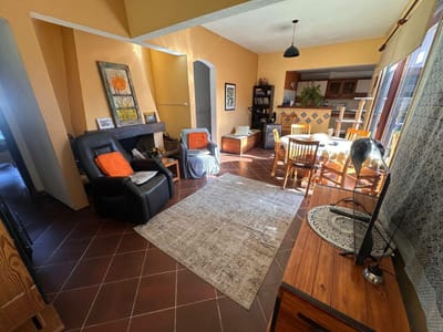 Venta casa 3 dormitorios, 2 baños, Tres Cruces