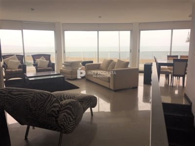 Apartamento dúplex de 3 dormitorios en Venta, Mansa Punta del Este
