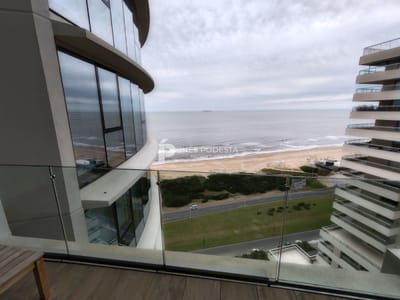 2 dormitorios en alquiler Torre Trump Punta del Este