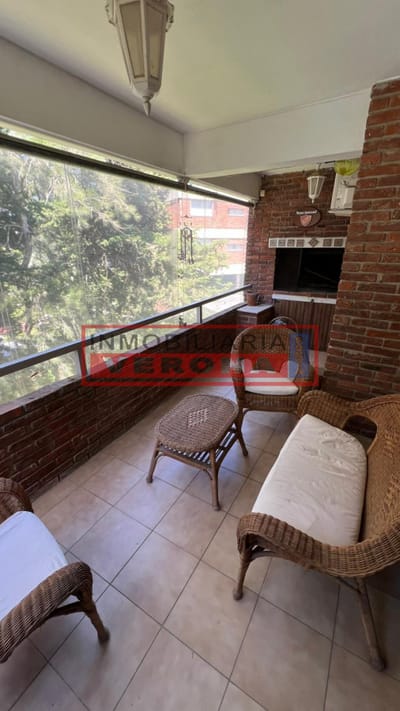 Apartamento en venta  3 dormitorios en Playa Mansa, Punta del Este.