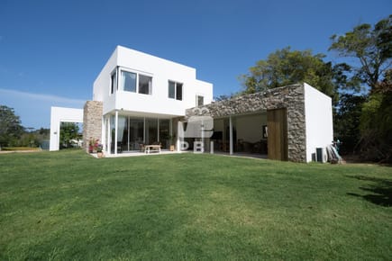Venta de casa en Barrio privado  - Ref : PBI13583