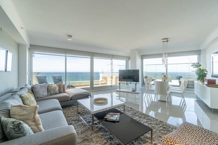 Penthouse a metros de Playa Brava - 4 dormitorios en suite - Wind Tower I - Ref : PBI15087