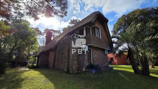 Alquiler temporal casa 3 dormitorios en Pinares, Punta del Este