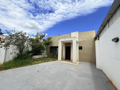 En venta casa en esquina a una cuadra de Américo Picco