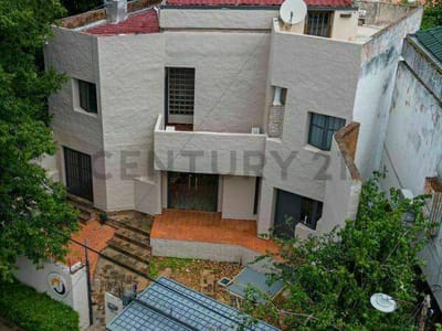 Venta de Casa Dúplex en Los Laureles, Asunción