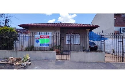 CASA EN VENTA EN LOMA PYTA - ASUNCION, PARAGUAY