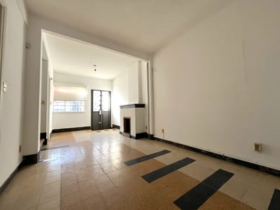A PASOS DE SOCA Y GESTIDO! CASA DE DOS PLANTAS, GARAGE Y PATIO!!!!