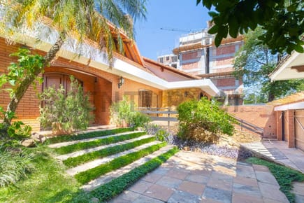 VENDO PROPIEDAD EN BARRIO MCAL ESTIGARRIBIA
