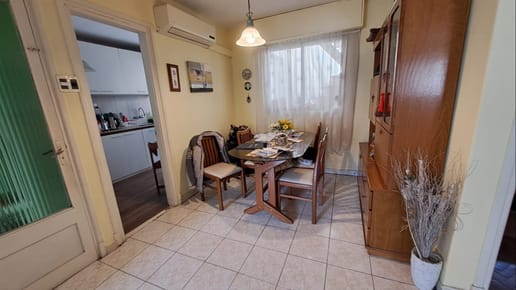 IMPECABLE  en  Pque.Batlle  2 dorm - Tipo casa. P.Alta. Parrillero. U$S155.000 *SIN GASTOS COMUNES*