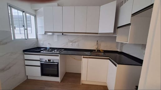 Divino apartamento. Igual que a estrenar. Luminoso, calle tranquila. A pasos de 21 de Setiembre. Patio de uso exclusivo. $28.000 GC bajos $2.100