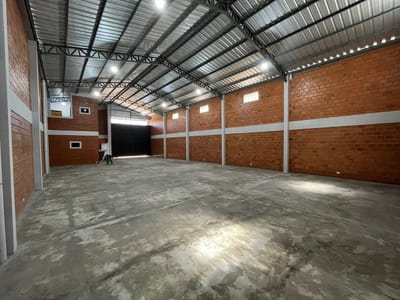 ALQUILO DEPÓSITO EN MARIANO ROQUE ALONSO.