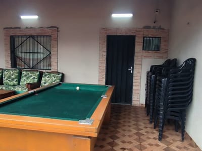 VENDO CASA QUINTA FRENTE AL HOTEL RAMADA